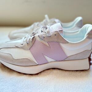New Balance Women’s Lavender & White Retro Runner